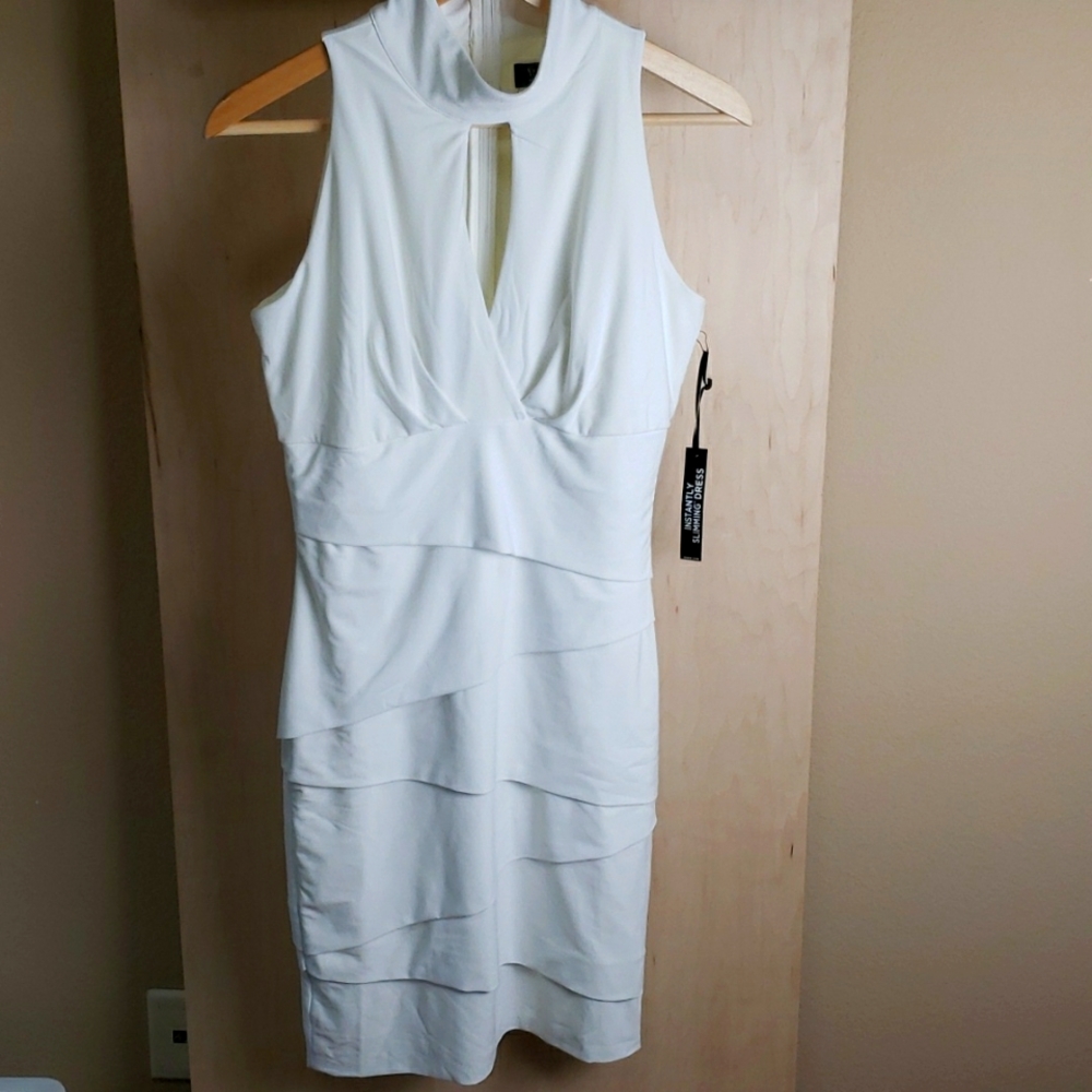 White House Black Market Instantly Slimming White Dress (Size 6)